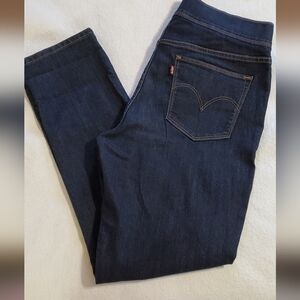 Levi Elastic Waist Dark Indigo Women's Straight Leg Jeans. New Condition. No Tag